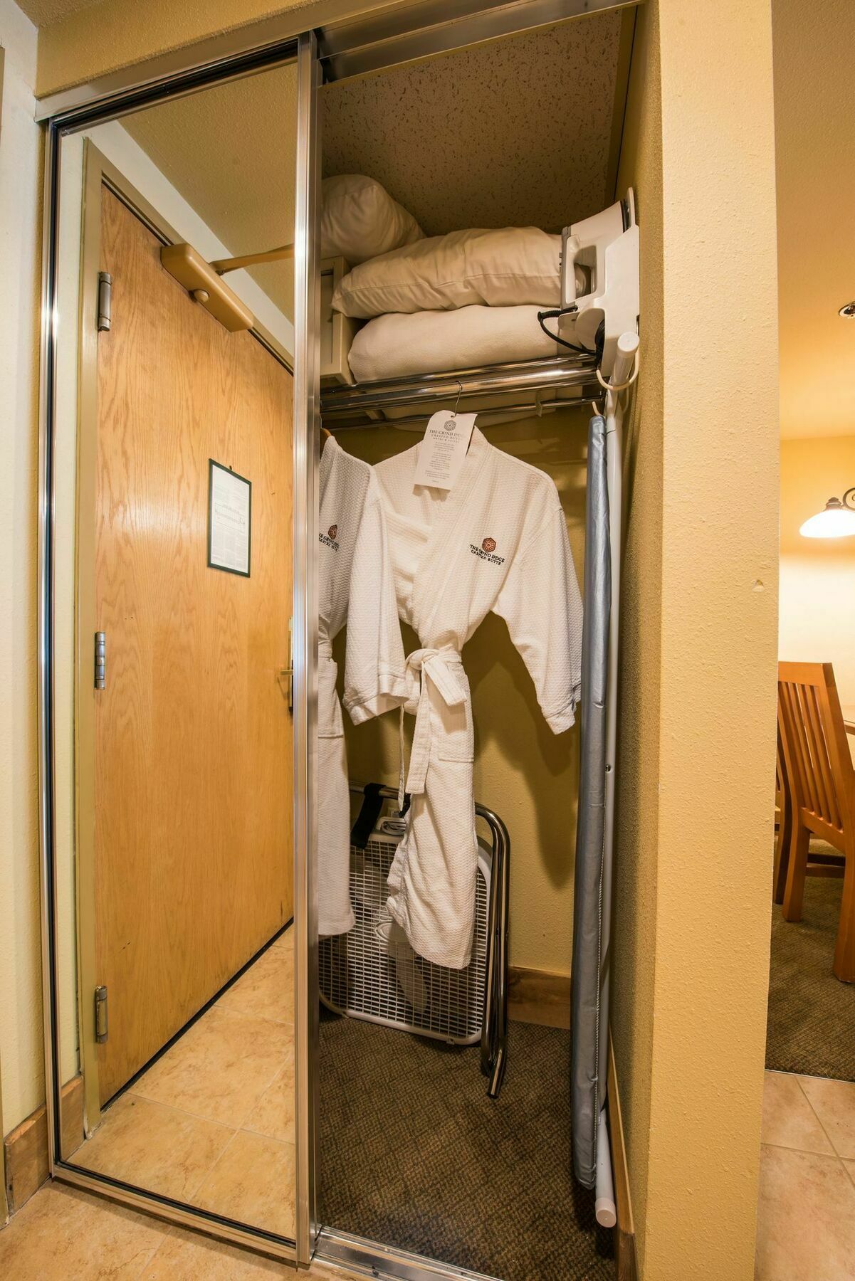 The Grand Lodge Hotel And Suites Mount Crested Butte Экстерьер фото